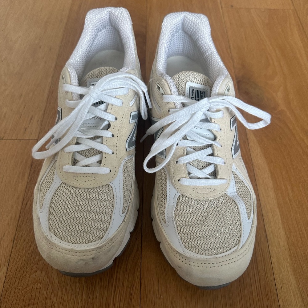 New Balance Women's Sneakers - Cream and White